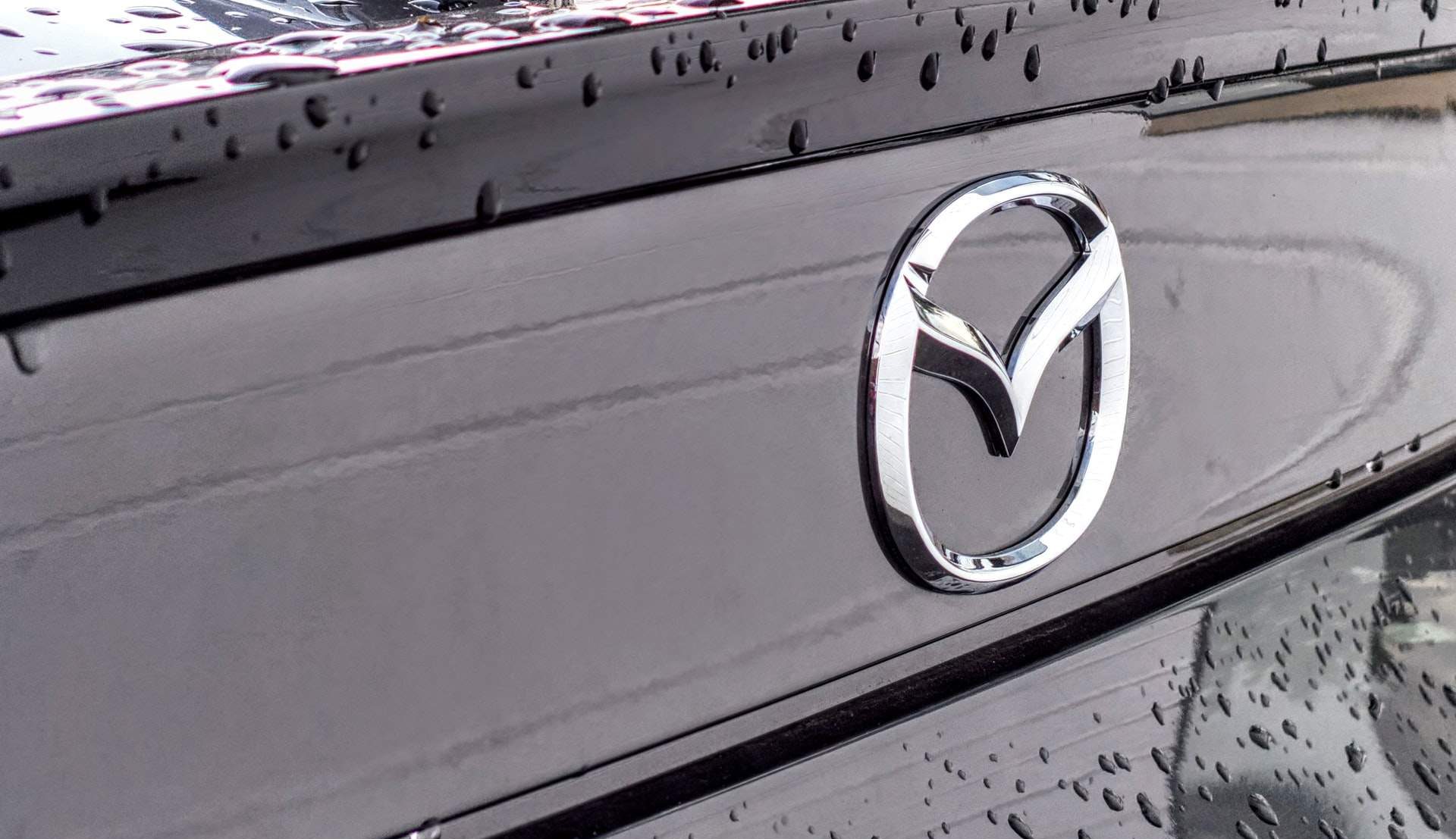 You are currently viewing Mazda Promises Huge Crowd Pleasers, Such as Hybrids